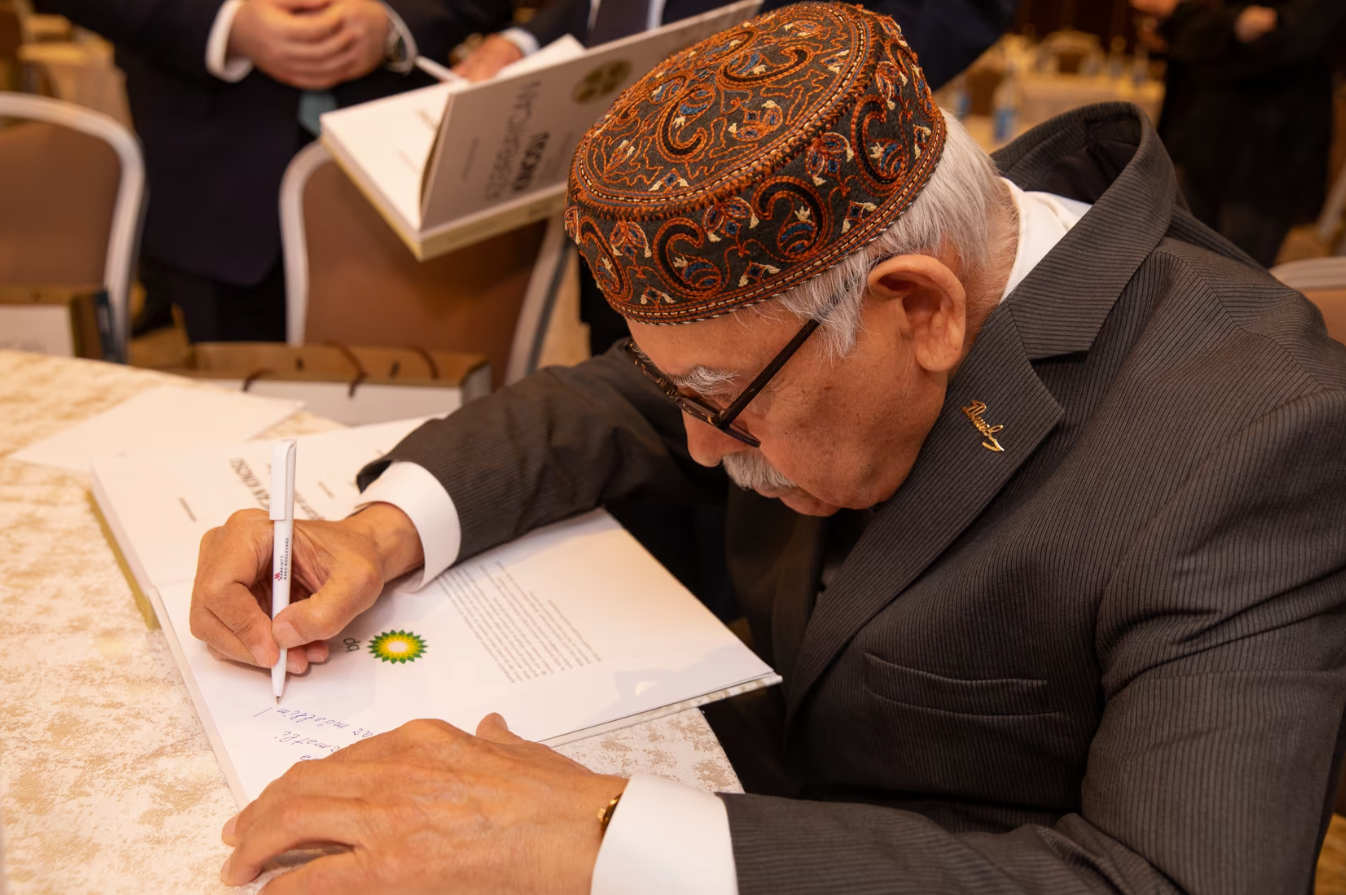 bp və TLM Azərbaycan kino ensiklopediyasını təqdim etdi (FOTO)